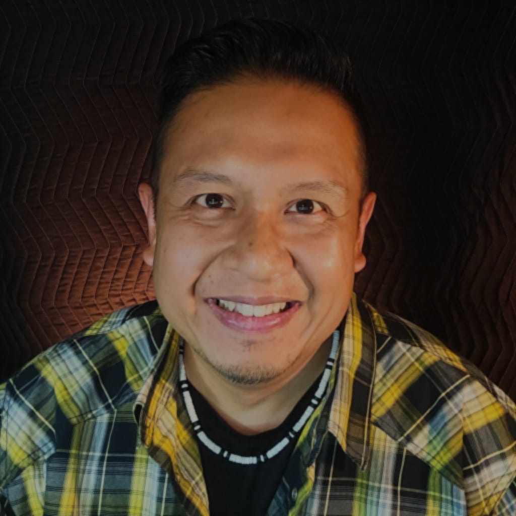 Chet Loyola Headshot